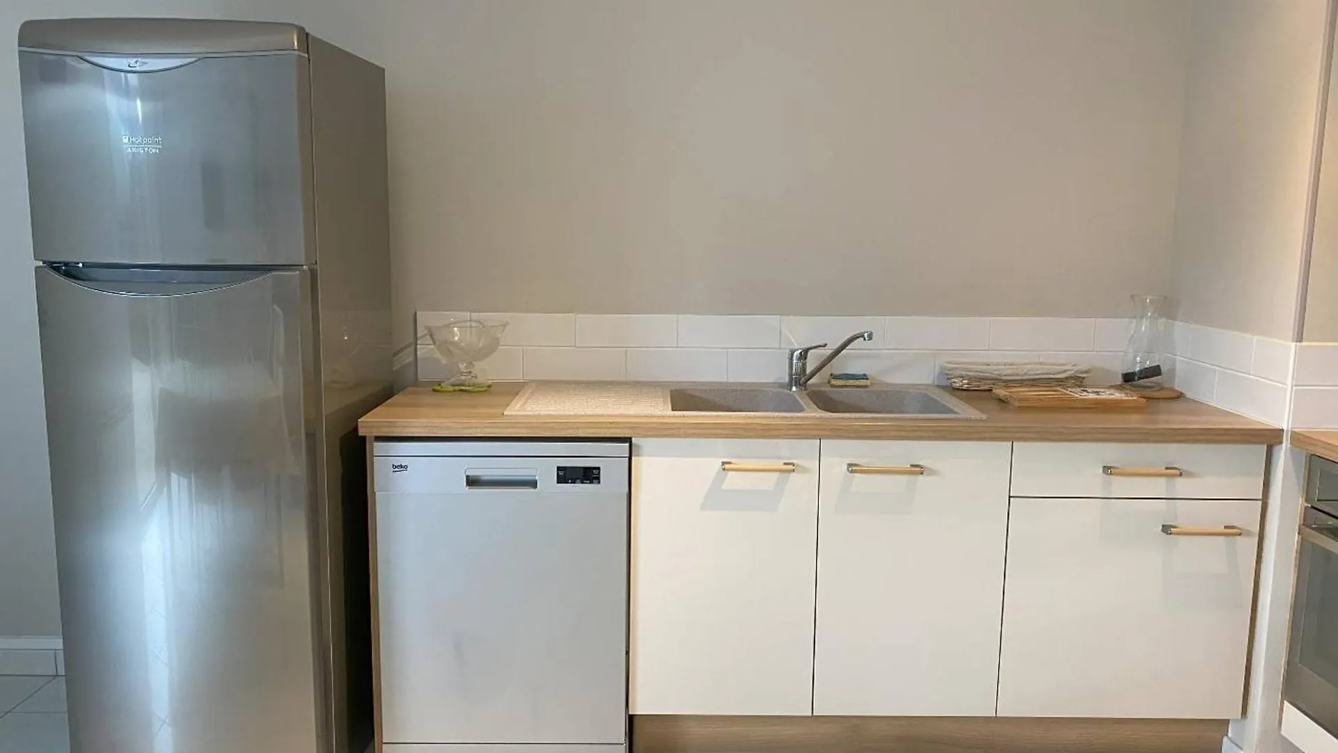 Appartement 2 Chambres Avec Terrasse Au Coeur De Perros-Guirec, Parking Inclus - Fr-1-368-449 Διαμέρισμα